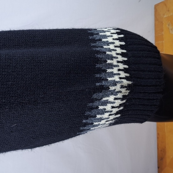 Vintage Peter England Aztec black & white mix blend XL pullover knit sweater - Picture 3 of 7